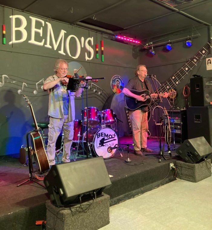 the-jr-band-live-750